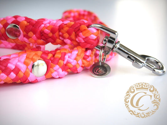 Dog leash for small & medium dogs Red Pink Orange | Paracord leashes | CollarCrafts | Dog leash paracord | washable leashes | leibanden | honden leibanden | Collars and leashes | CollarCrafts | red dog leash | dog lead | hondenleiband | honden leibandband | small leashes | ppm leashes | custom made leashes