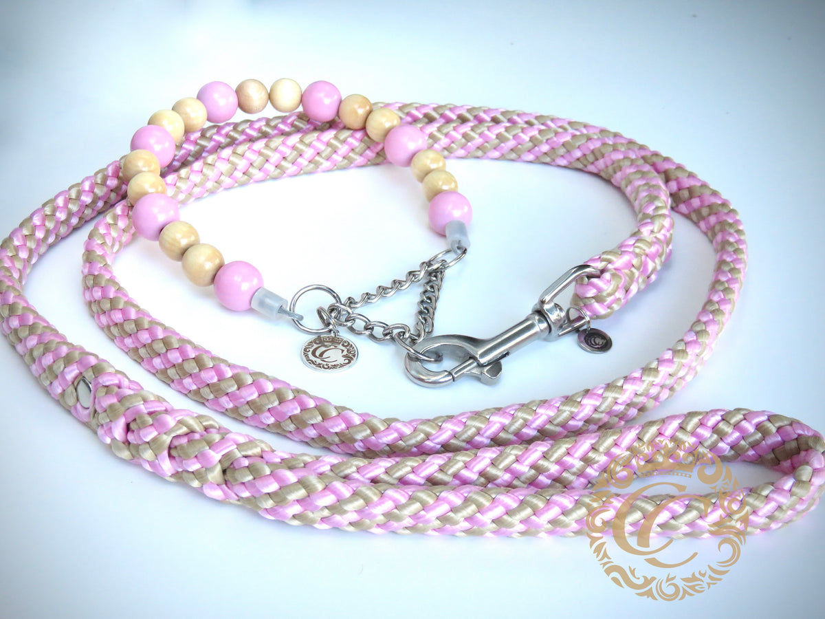 Handmade dog leash Pink Beige | Dog Leashes | Dog Collars | CollarCrafts | dogleash | leash | hondenhalsband | honden leiband | paracord dog lead | bead dog collars | paracord leash | beaded dog collar | beaded dog collars | Pink dog leash | dog collar leash set | collarcrafts
