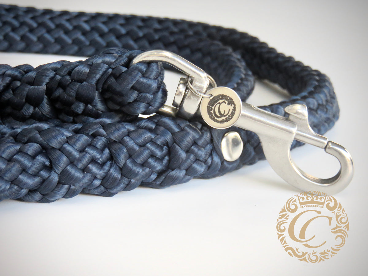 Dog leash Dark Blue | Handmade Dog Leashes | Dog leash paracord | CollarCrafts | dogleash | leash | hondenleiband | honden leiband | paracord dog lead | Dog leash washable | paracord leash | Green dog leash | custom dog leash | Green dog leash | dog collar leash set | collarcrafts