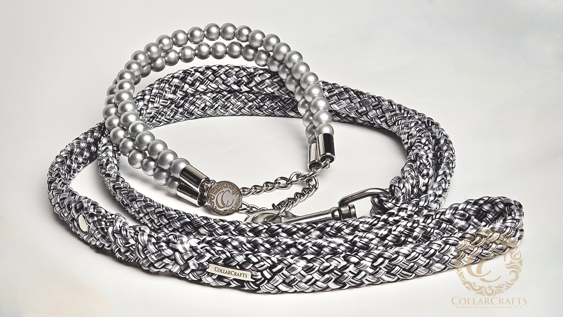 Dog leash Black Silver CollarCrafts with a matching beaded dog collar
