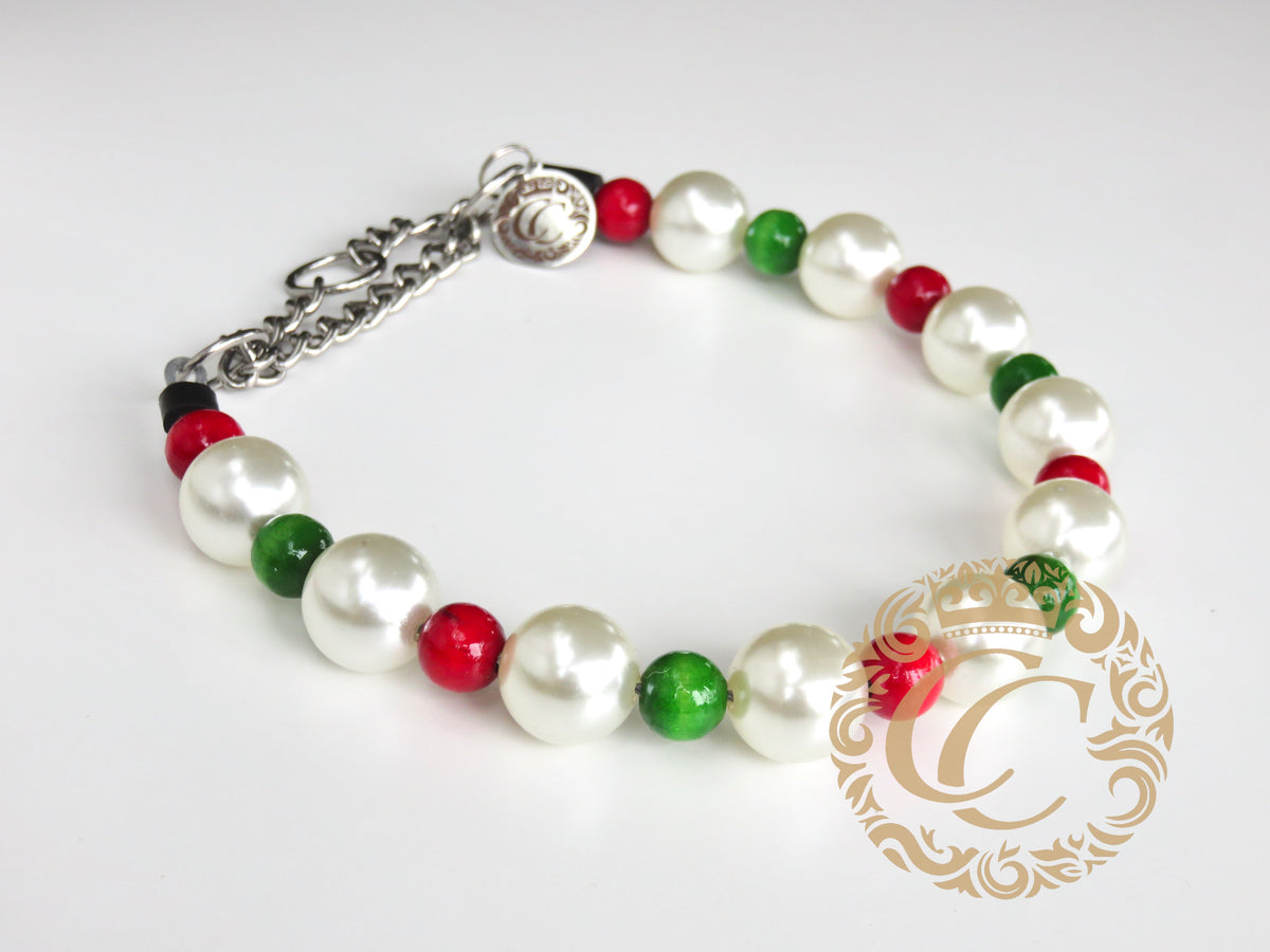 Dog collar Pearl Christmas | Dog Collars | Dog necklaces | CollarCrafts | dogcollar | collar | hondenhalsband | Handmade dog collars | Luxury dog collars | Christmas dog collars | Unbreakable dog jewelry | beaded dog collar | Collars and leashes | Acrylic pearls dog collars | alu max com dog collars | beaded collars for dogs | luxury dog collars | collarcrafts