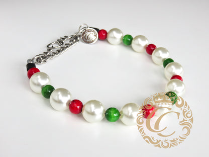 Dog collar Pearl Christmas | Dog Collars | Dog necklaces | CollarCrafts | dogcollar | collar | hondenhalsband | Handmade dog collars | Luxury dog collars | Christmas dog collars | Unbreakable dog jewelry | beaded dog collar | Collars and leashes | Acrylic pearls dog collars | alu max com dog collars | beaded collars for dogs | luxury dog collars | collarcrafts