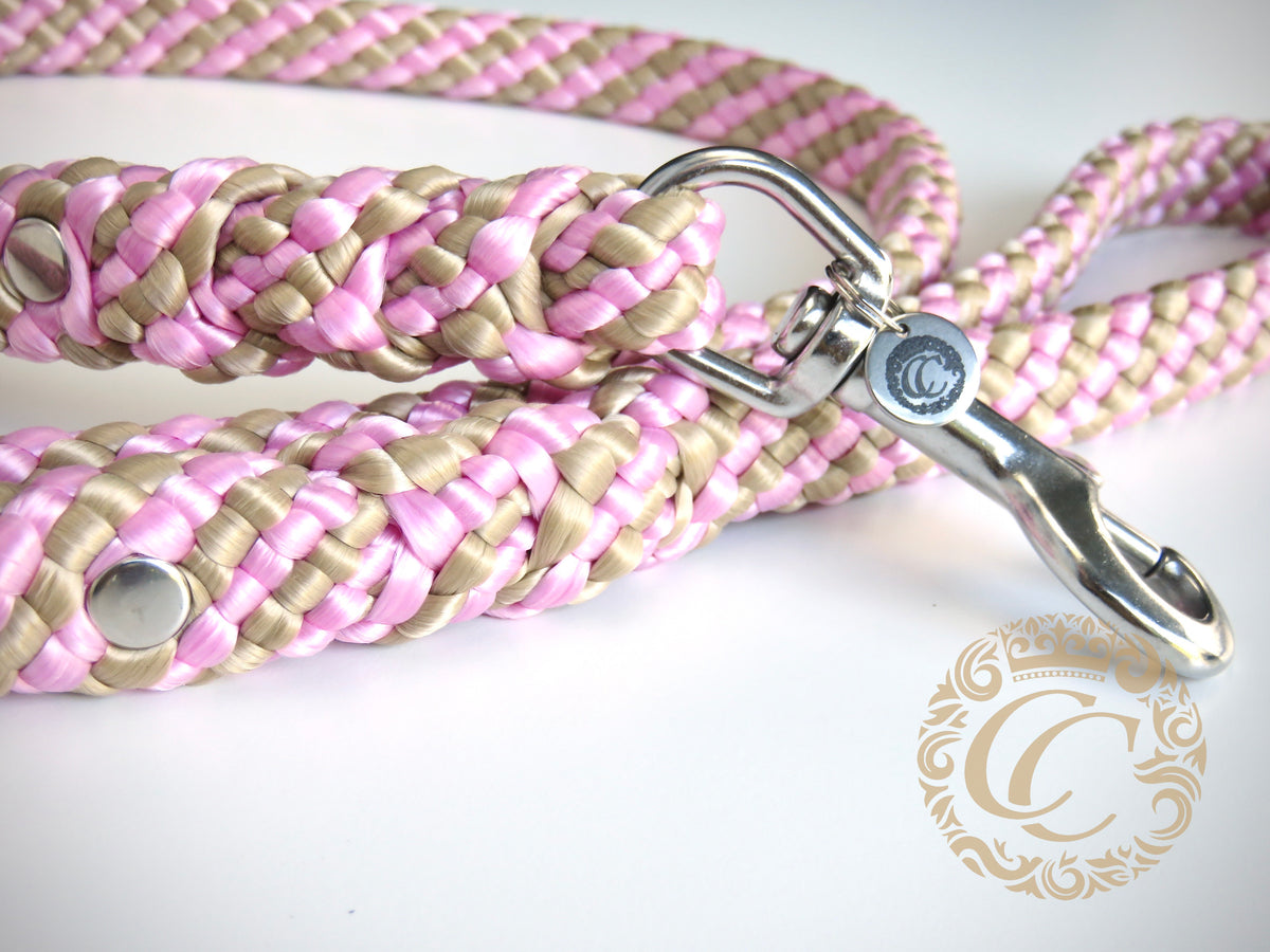 Handmade dog leash Pink Beige | Dog Leashes | Dog Collars | CollarCrafts | dogleash | leash | hondenhalsband | honden leiband | paracord dog lead | bead dog collars | paracord leash | beaded dog collar | beaded dog collars | Pink dog leash | dog collar leash set | collarcrafts