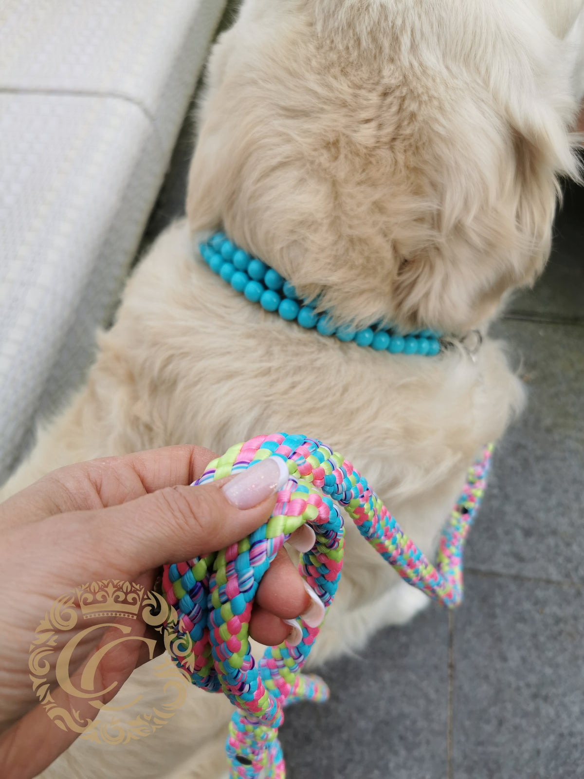 Handmade dog leash Candy Crush Maxi | Dog Leashes | Dog Collars | CollarCrafts | dogleash | custom made leash | hondenhalsband | honden leiband | paracord dog lead | washable dog leash | paracord leash | fancy dog leashes | Turquoise pink green dog leash | dog leash flashy colors | collarcrafts