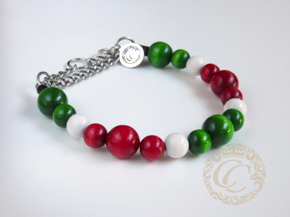 Dog collar Christmas Mood | Dog Collars | Handmade Collars | CollarCrafts | Christmas dog collar | dogcollar | collar | honden halsband | custom made dog collars | martingale dog collars | luxury dog collar | buckle dog collar | beaded dog collars | wooden bead dog collars | alu max com dog collars | Christmas collars for dogs | Green Red White dog collars