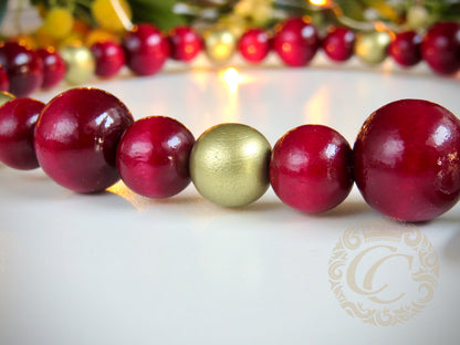 Dog collar Red Gold | Handmade Dog Collars | Design dog Collars | CollarCrafts | Christmas dog collar | dogcollar | collar | hondenhalsband | kerstmis honden halsband | Unbreakable dog necklace | bead dog collars | Red Gold Christmas collar | Luxury dog collar | Martingale dog collars | wooden bead dog collars | alu max com dog collars | beaded collars for dogs | Red beads dog collars | CollarCrafts