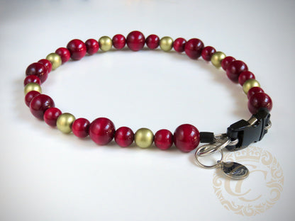 Dog collar Red Gold | Handmade Dog Collars | Design dog Collars | CollarCrafts | Christmas dog collar | dogcollar | collar | hondenhalsband | kerstmis honden halsband | Unbreakable dog necklace | bead dog collars | Red Gold Christmas collar | Luxury dog collar | Martingale dog collars | wooden bead dog collars | alu max com dog collars | beaded collars for dogs | Red beads dog collars | CollarCrafts