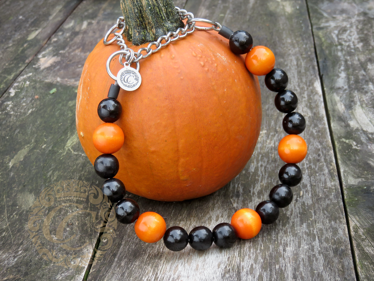 Handmade dog collar Orange Black Maxi | Dog Collars | Cat Collars | CollarCrafts | dogcollar | collar | hondenhalsband | hondenband | Kattenhalsband | bead dog collars | cat mood collar | beaded dog collar | beaded dog collars | wooden bead dog collars | alu max com dog collars | fall theme collars for dogs | helloween dog collars | collarcrafts