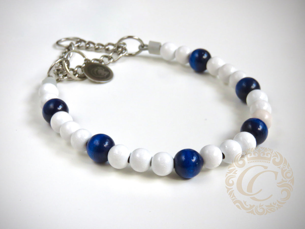 Handmade dog collar "White Blue Mini" | Dog Collars | Cat Collars | CollarCrafts | dogcollar | collar | hondenhalsband | hondenband | Kattenhalsband | bead dog collars | cat mood collar | beaded dog collar | beaded dog collars | wooden bead dog collars | alu max com dog collars | beaded collars for dogs | rainbow dog collars | collarcrafts