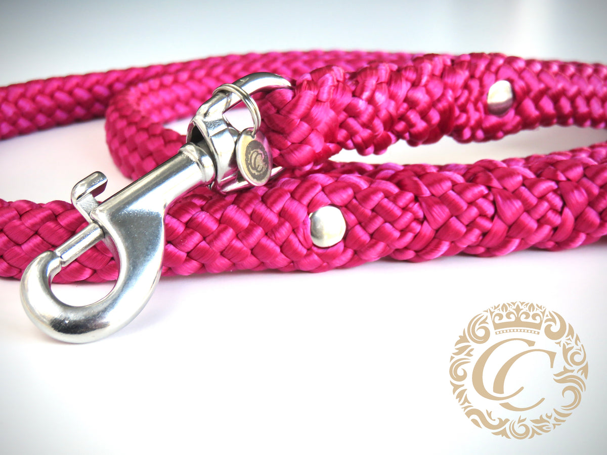 Handmade dog leash Dark Fuchsia | Dog Leashes | Dog Collars | Design dog leashes and collars | CollarCrafts | dogleash | leash | hondenhalsband | handmade leashes | durable dog leashes | dog collar leash set | honden leiband | leiband | beaded dog collars | custom made dog leashes | dog leads | leashes for dogs | paracord dog leashes | collarcrafts