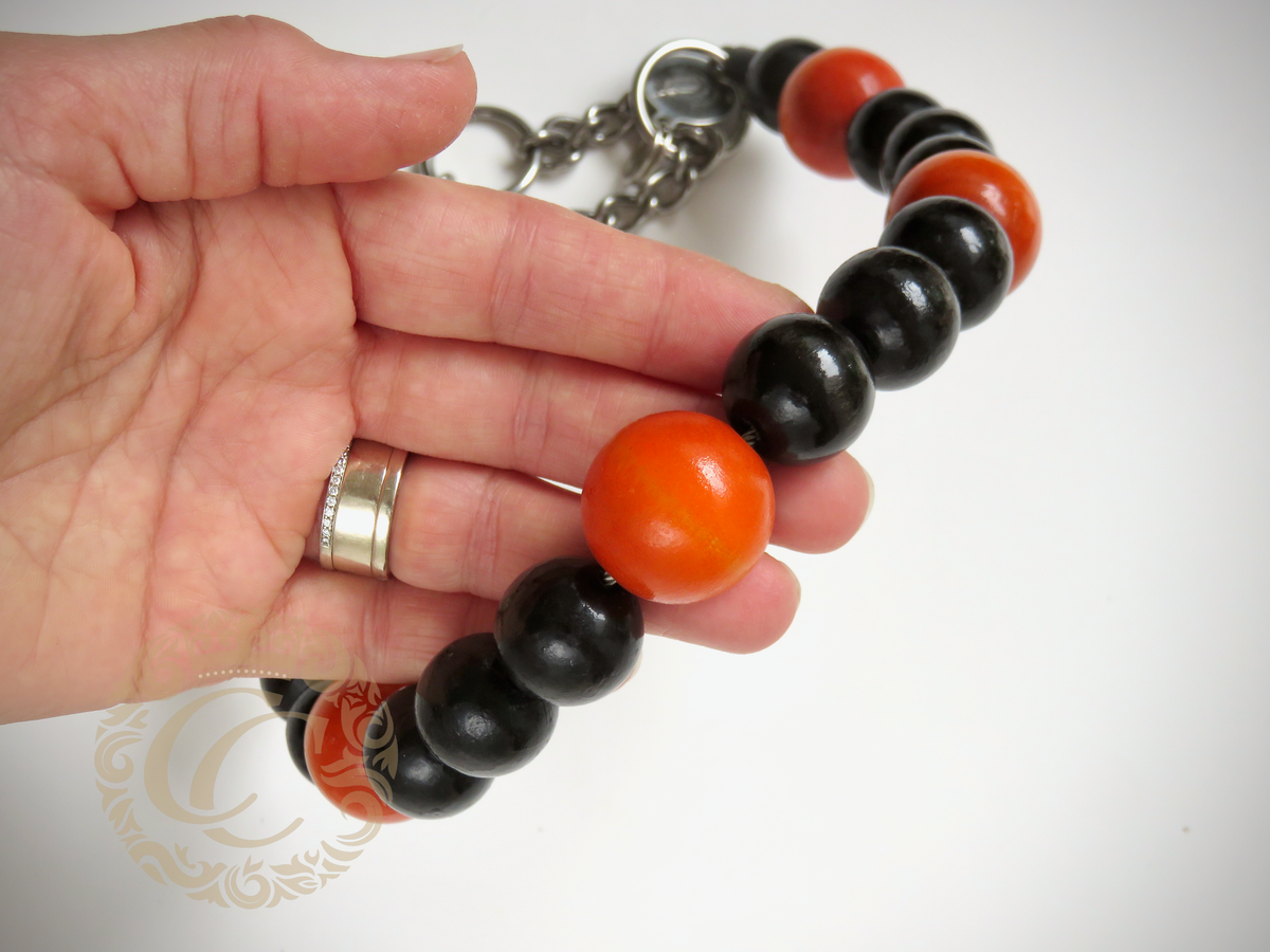 Handmade dog collar Orange Black Maxi | Dog Collars | Cat Collars | CollarCrafts | dogcollar | collar | hondenhalsband | hondenband | Kattenhalsband | bead dog collars | cat mood collar | beaded dog collar | beaded dog collars | wooden bead dog collars | alu max com dog collars | fall theme collars for dogs | helloween dog collars | collarcrafts