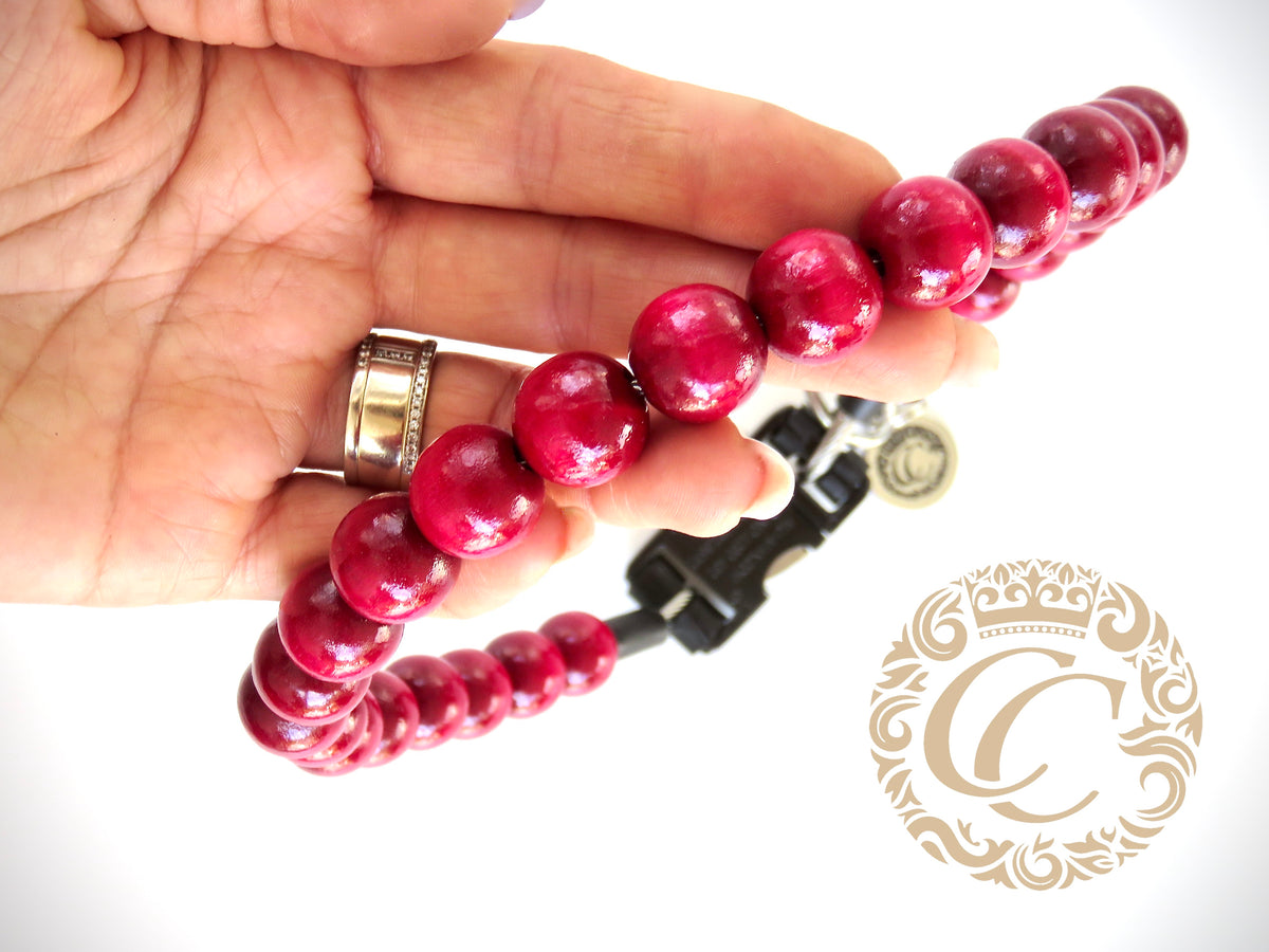Dog collar Bordeaux | Red beads dog collar | Luxury dog Collars | CollarCrafts | Hondenhalsband | dogcollar | collar | honden halsband | halsband | bead dog collars | Chic dog collar | Martingale dog collar | Buckle dog collars | wooden bead dog collars | alu max com dog collars | Chic dog collars | Wine red dog collars