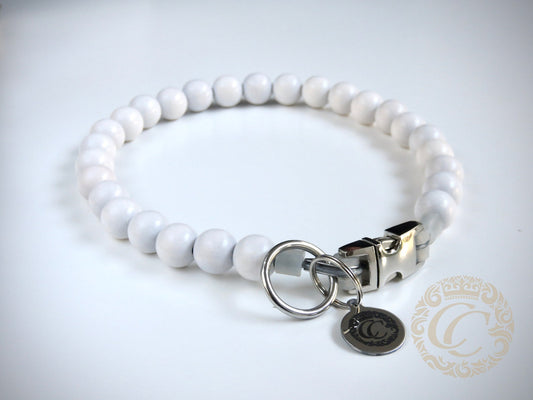 Dog collar Snow White Mini | handmade dog collars |  collarcrafts | halsbanden | dogcollar | collar | honden halsband | bead dog collars | white beads collar | luxury dog collar | beaded dog collars | wooden bead dog collars | alu max com dog collars | beaded collars for dogs | wedding dog collar | white dog collars
