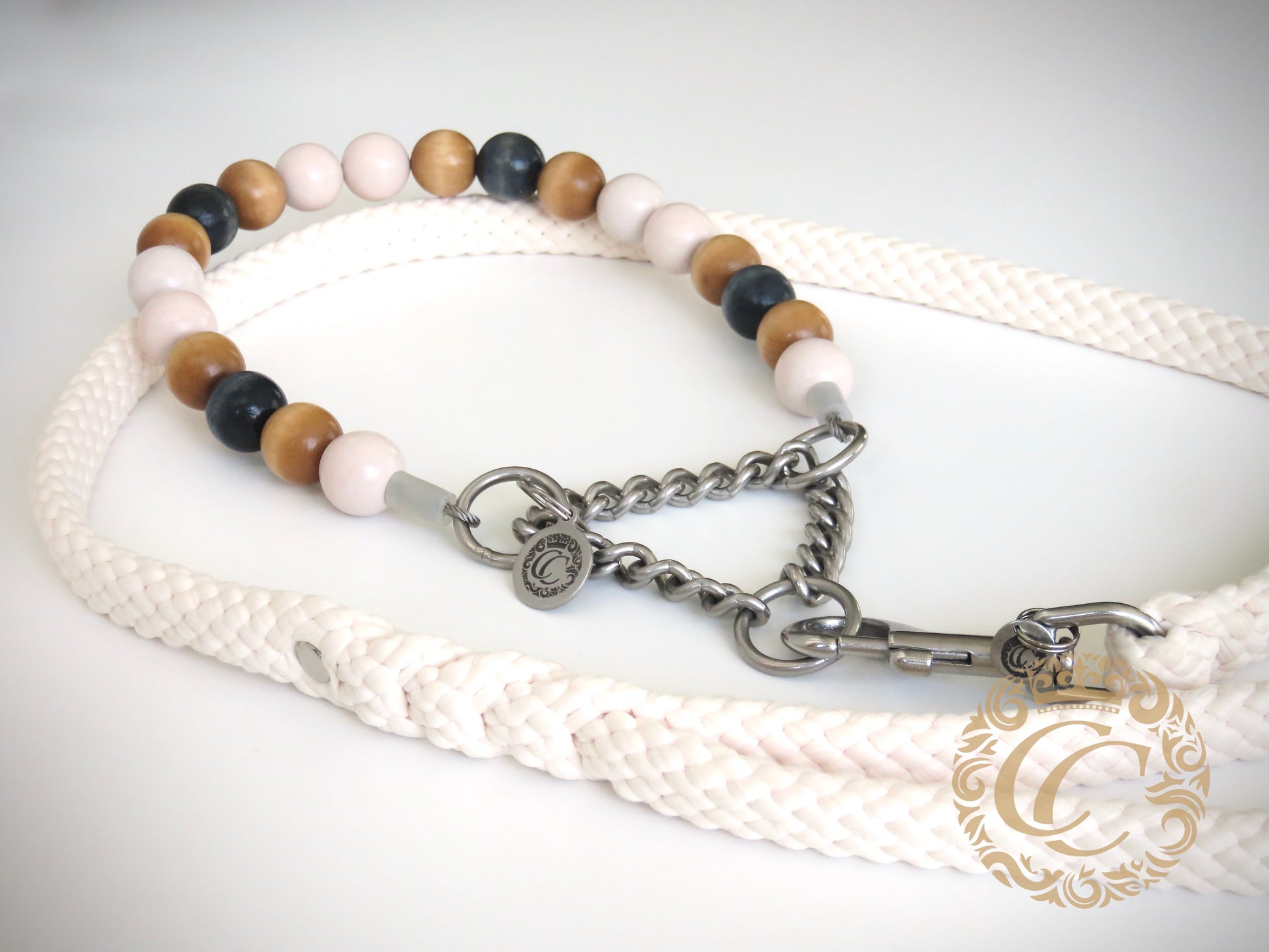 Dog collar Summer Jeans Maxi | Dog Collars | Design Collars | CollarCrafts | dogcollar | collar | bead dog collars | handmade dog collar | luxury dog collars | wooden bead dog collars | alu max com dog collars | beaded collars for dogs | pastel dog collars
