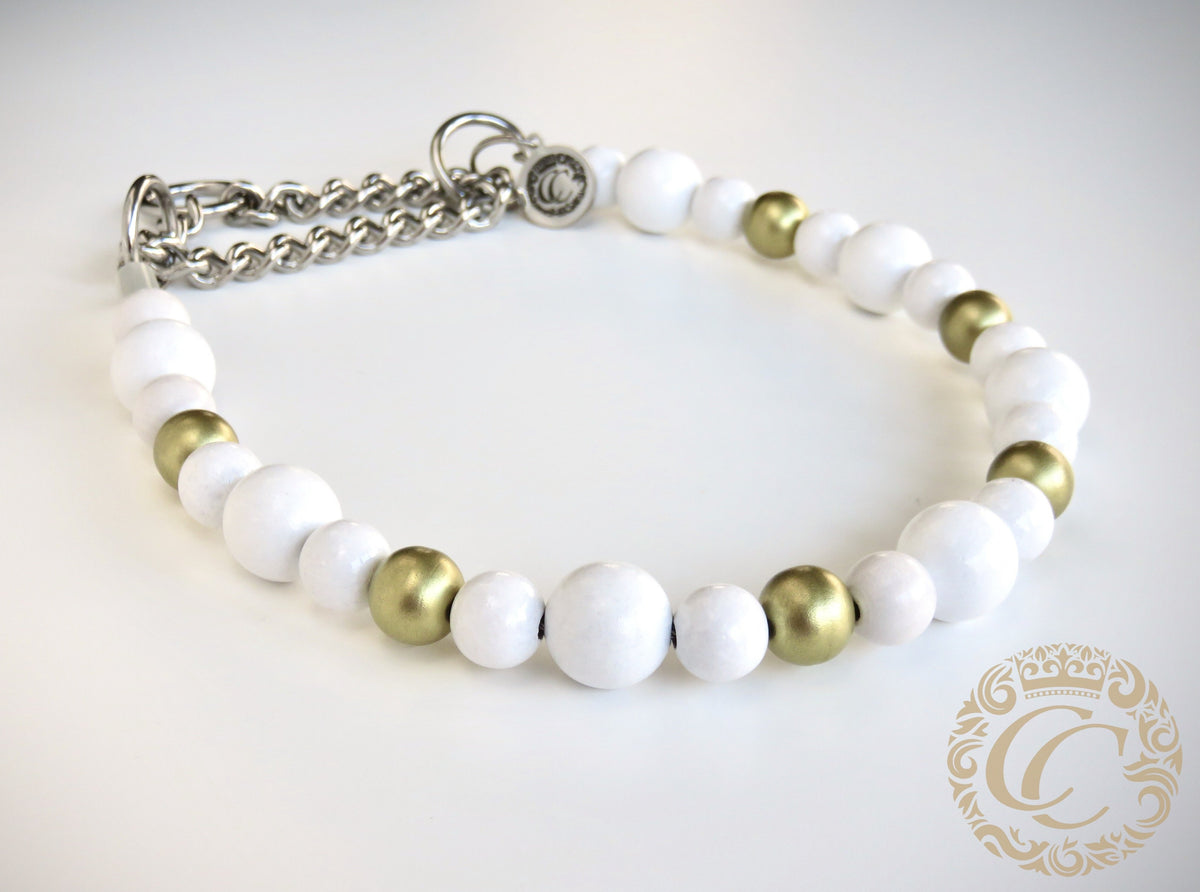 Dog collar Snow Queen | Dog Collars | Cat Collars | CollarCrafts | dogcollar | collar | halsband | hondenhalsband | Honden kralen halsband | bead dog collars | White beads collar | Chic dog collar | beaded dog collars | wooden bead dog collars | alu max com dog collars | beaded collars for dogs | Luxury dog collars | collarcrafts