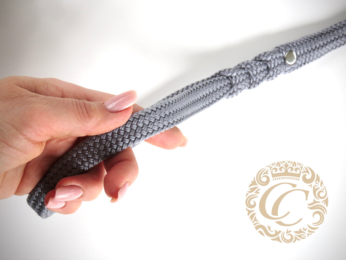 Handmade dog leash Gray | Dog Leashes | Dog Collars | Cat Collars | CollarCrafts | dogleash | paracord lead | hondenhalsband | hondenleiband | dog lead | colden color leash for dog | beaded dog collar leash set | custom made dog lead | dog lead | paracord leash | paracord leashes for dogs | paracord dog leashes | collarcrafts