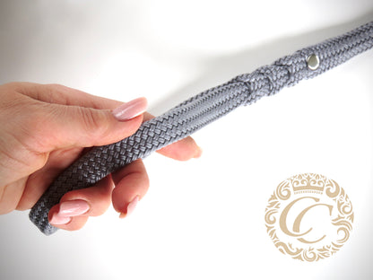 Handmade dog leash Gray | Dog Leashes | Dog Collars | Cat Collars | CollarCrafts | dogleash | paracord lead | hondenhalsband | hondenleiband | dog lead | colden color leash for dog | beaded dog collar leash set | custom made dog lead | dog lead | paracord leash | paracord leashes for dogs | paracord dog leashes | collarcrafts