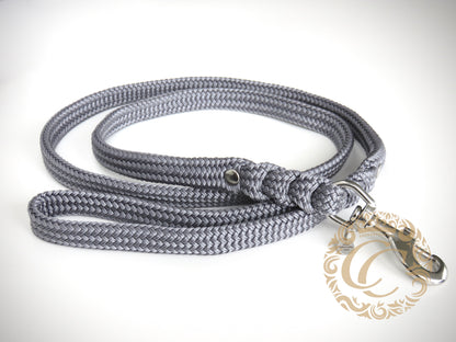 Handmade dog leash Gray | Dog Leashes | Dog Collars | Cat Collars | CollarCrafts | dogleash | paracord lead | hondenhalsband | hondenleiband | dog lead | colden color leash for dog | beaded dog collar leash set | custom made dog lead | dog lead | paracord leash | paracord leashes for dogs | paracord dog leashes | collarcrafts