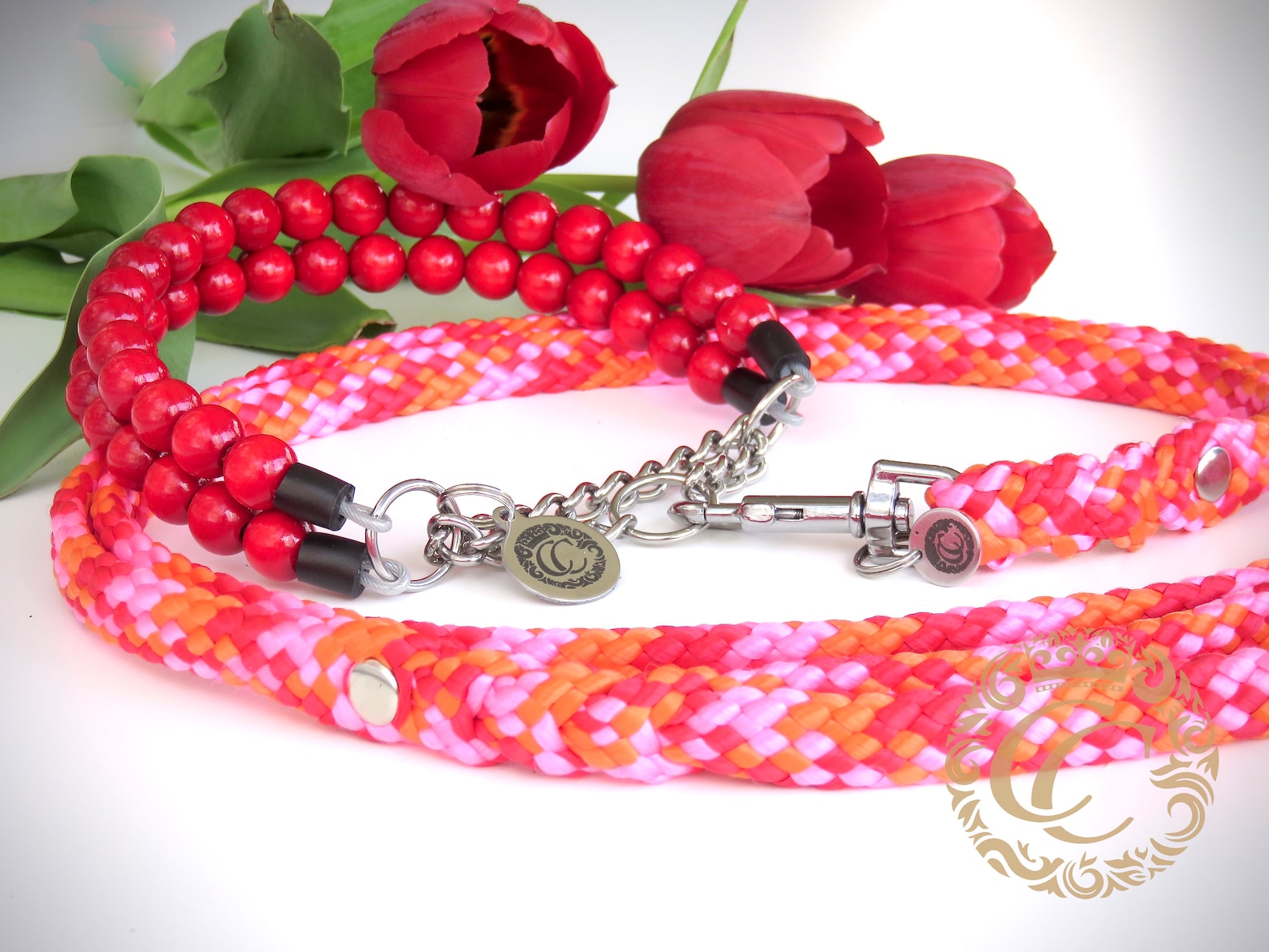 Dog leash for small & medium dogs Red Pink Orange | Paracord leashes | CollarCrafts | Dog leash paracord | washable leashes | leibanden | honden leibanden | Collars and leashes | CollarCrafts | red dog leash | dog lead | hondenleiband | honden leibandband | small leashes | ppm leashes | custom made leashes