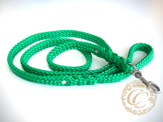 Dog leash Green | Handmade Dog Leashes | Dog leash paracord | CollarCrafts | dogleash | leash | hondenleiband | honden leiband | paracord dog lead | Dog leash washable | paracord leash | Green dog leash | custom dog leash | Green dog leash | dog collar leash set | collarcrafts