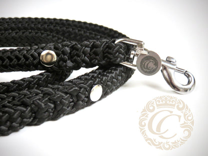 Dog leash for small & medium dogs Black Mini | collarcrafts leash handmade | dogleash | leash paracord | hondenleiband | leiband | dag leash small tog | cat leash | mini dog leash