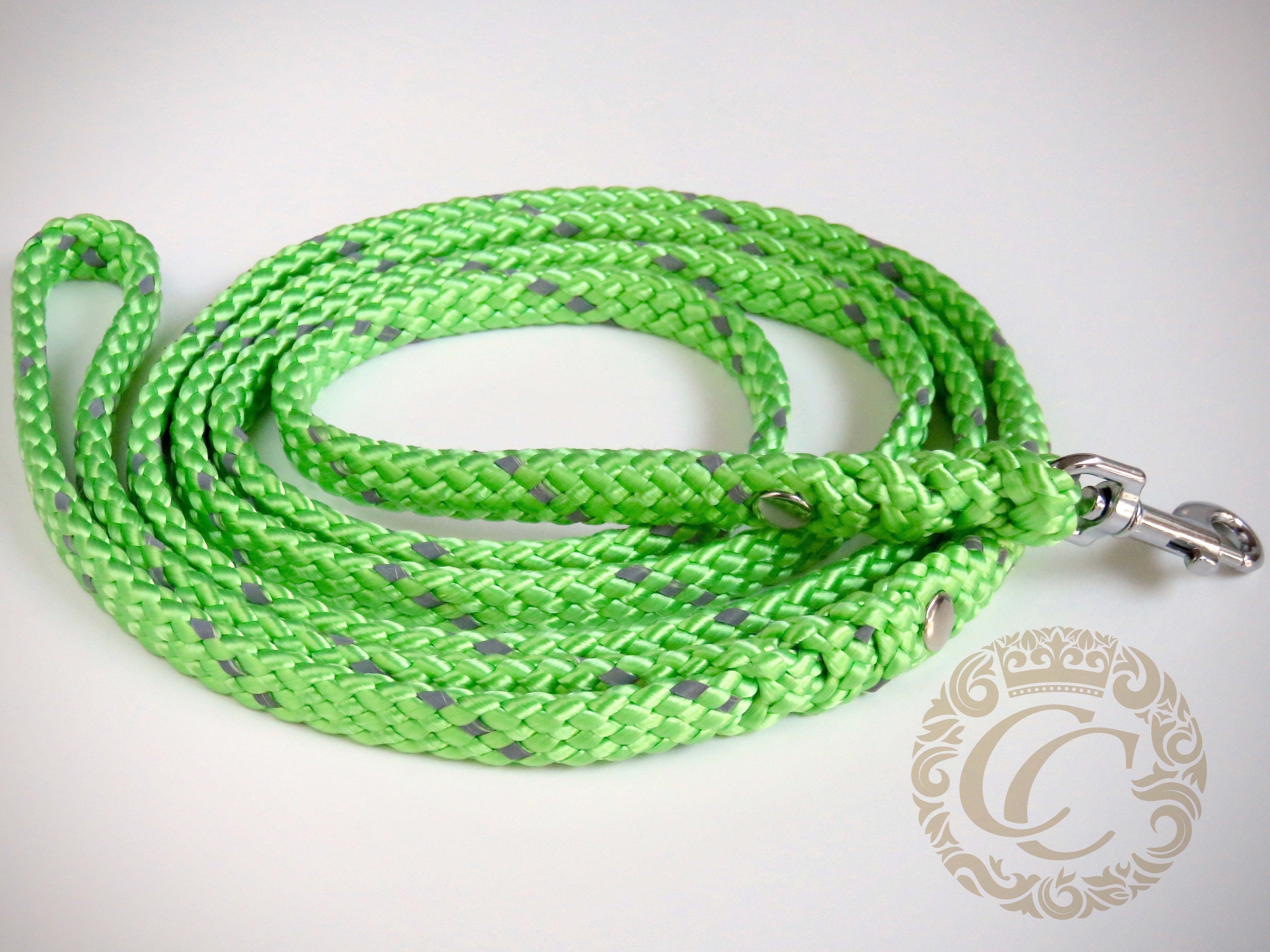 Dog leash for small & medium dogs Reflective Green |  CollarCrafts dog leashes and collars | Dog leash paracord | Dog leash washable |  Green dog lead |  Mini dog leashes | Green reflective paracord leash |  dog lead |  Custom made leashes |  Small dog leash |  Apple green collar leash set