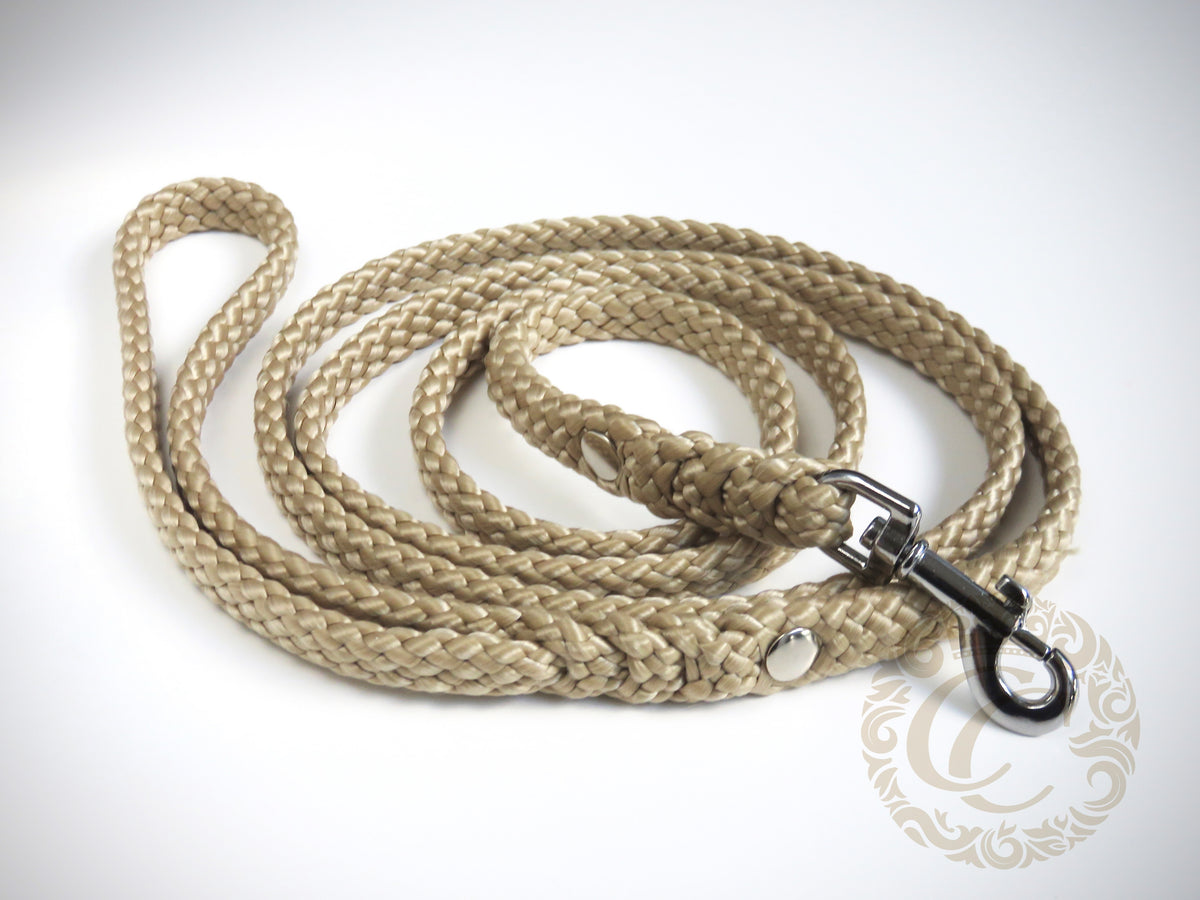 Handmade dog leash Beige Mini  | CollarCrafts dog leashes and collars| paracord dog leash | doglead | leash small dogs | hondenband | Kattenleiband | bead dog collars and leashes | cat leash | beaded dog collar | beaded dog collars | wooden bead dog collars | alu max com dog collars | leashes for dogs | paracord dog leashes | collarcrafts