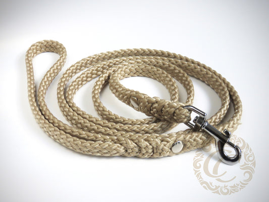 Handmade dog leash Beige Mini  | CollarCrafts dog leashes and collars| paracord dog leash | doglead | leash small dogs | hondenband | Kattenleiband | bead dog collars and leashes | cat leash | beaded dog collar | beaded dog collars | wooden bead dog collars | alu max com dog collars | leashes for dogs | paracord dog leashes | collarcrafts