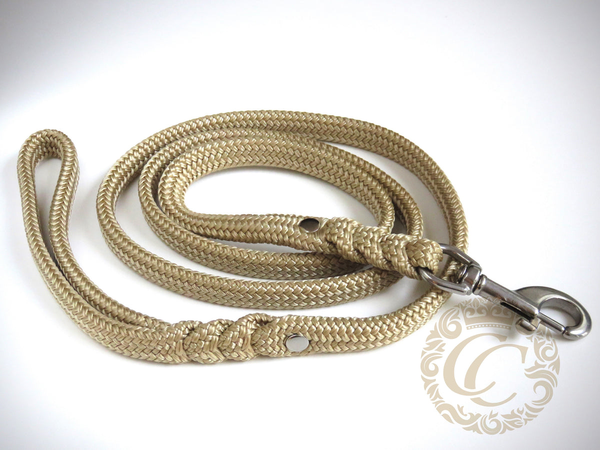 Handmade dog leash Beige | CollarCrafts leashes for dogs| paracord dog leash | dog lead| Handmade dog leads | holden leiband | Washable dog leash | Dog collars and leashes | CollarCrafts dog leashes and collars | Custom dog leads