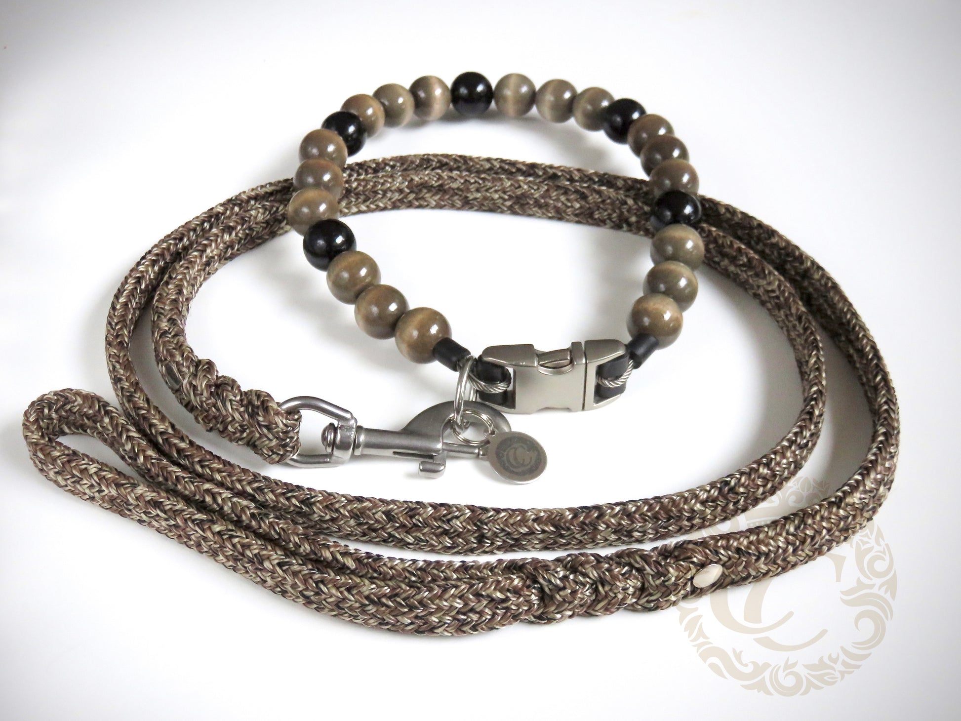 Handmade dog leashes Collarcrafts / paracord dog leashes | dogcollar | collar | hondenhalsband | hondenband | Kattenhalsband | bead dog collars | cat mood collar | beaded dog collar | beaded dog collars | wooden bead dog collars | alu max com dog collars | beaded collars for dogs | rainbow dog collars | collarcrafts