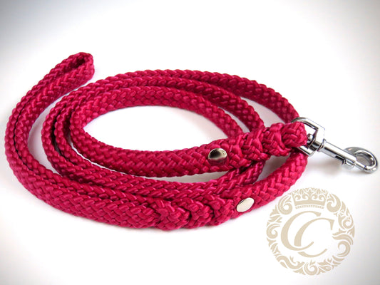 Dog leash for small & medium dogs Bordeaux | Handmade dog leashes CollarCrafts | paracord dog leash | dog leash| leashes | hondenleiband | honden leiband | paracord dog leashes | washable dog leash | Small dog leash | Mini dog leash | Dog leash wine red | red dog leash
