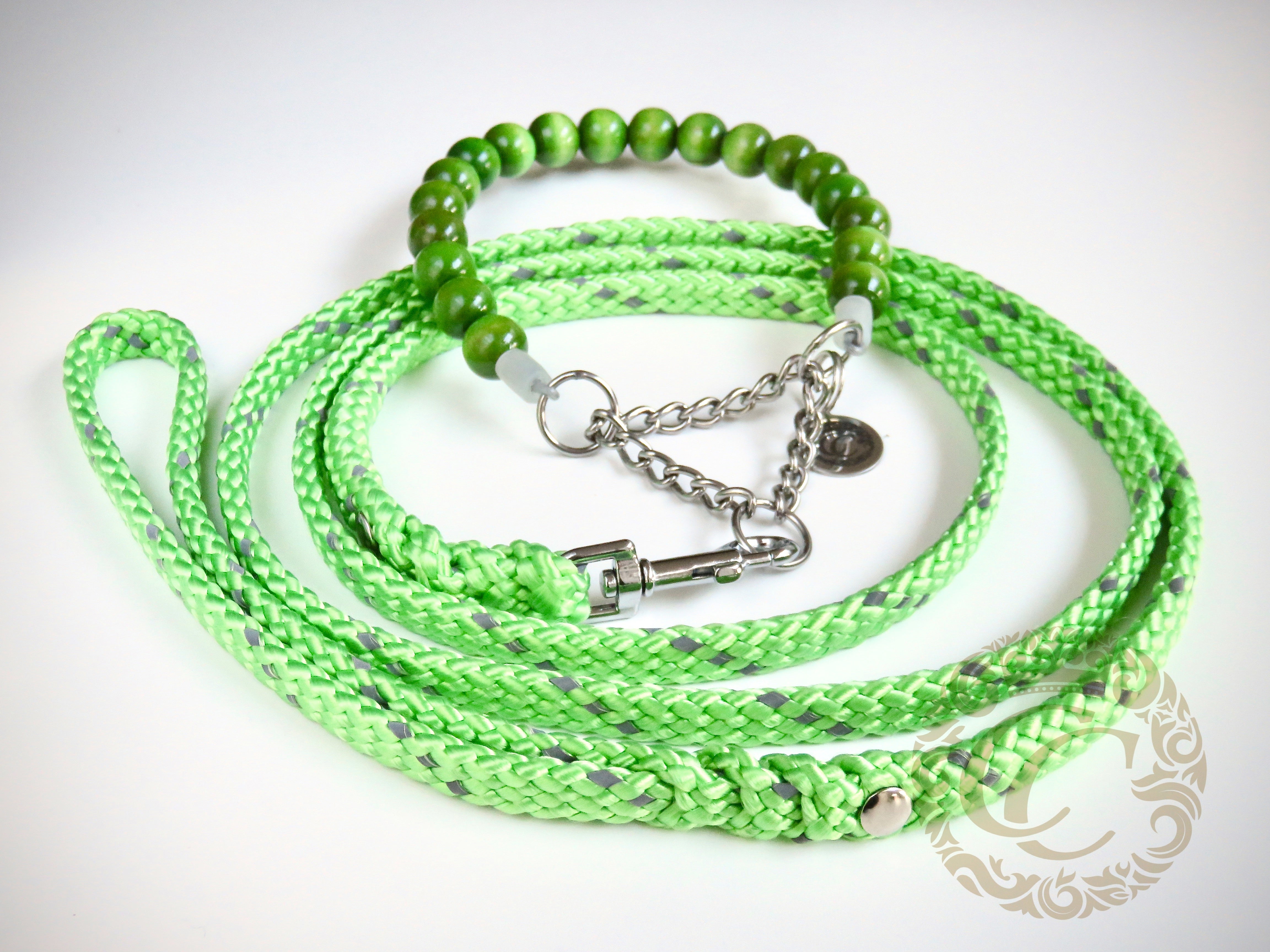 Dog leash for small & medium dogs Reflective Green | CollarCrafts dog leashes and collars | Dog leash paracord | Dog leash washable | Green dog lead | Mini dog leashes | Green reflective paracord leash | dog lead | Custom made leashes | Small dog leash | Apple green collar leash set
