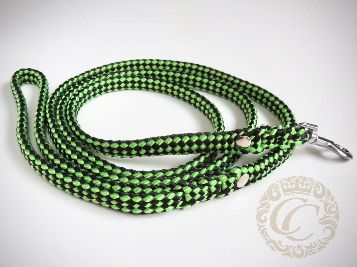Dog leash for small & medium dogs Black & Green | Dog Collars | Cat Collars | CollarCrafts | dogcollar | collar | hondenhalsband | hondenband | Kattenhalsband | bead dog collars | cat mood collar | beaded dog collar | beaded dog collars | wooden bead dog collars | alu max com dog collars | beaded collars for dogs | rainbow dog collars | collarcrafts