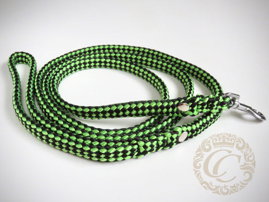 Dog leash for small & medium dogs Black & Green | Dog Collars | Cat Collars | CollarCrafts | dogcollar | collar | hondenhalsband | hondenband | Kattenhalsband | bead dog collars | cat mood collar | beaded dog collar | beaded dog collars | wooden bead dog collars | alu max com dog collars | beaded collars for dogs | rainbow dog collars | collarcrafts