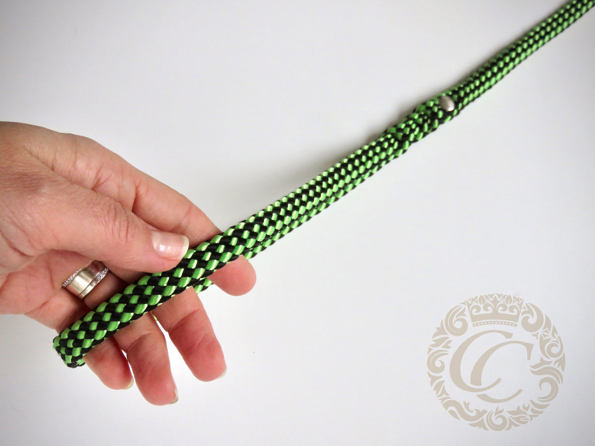Dog leash for small & medium dogs Black & Green | Dog Collars | Cat Collars | CollarCrafts | dogcollar | collar | hondenhalsband | hondenband | Kattenhalsband | bead dog collars | cat mood collar | beaded dog collar | beaded dog collars | wooden bead dog collars | alu max com dog collars | beaded collars for dogs | rainbow dog collars | collarcrafts