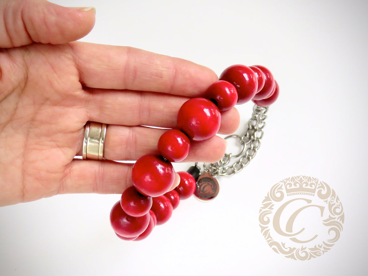 Dog collar Red Mix | Dog Collars | Custom made dog Collars | CollarCrafts | Design dog collars | leashes | dogcollar | collar | hondenhalsband | honden halsband | Red bead dog collar | Unbreakable dog necklace | Luxury dog collars | beaded dog collar | beaded dog collars | wooden bead dog collars | alu max com dog collars | beaded collars for dogs | red dog collars | collarcrafts | red dog collar on a dog Lucy