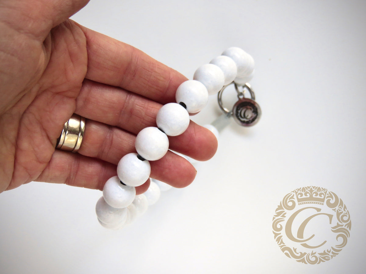 Dog collar Snow White Mini | handmade dog collars |  collarcrafts | halsbanden | dogcollar | collar | honden halsband | bead dog collars | white beads collar | luxury dog collar | beaded dog collars | wooden bead dog collars | alu max com dog collars | beaded collars for dogs | white dog collars