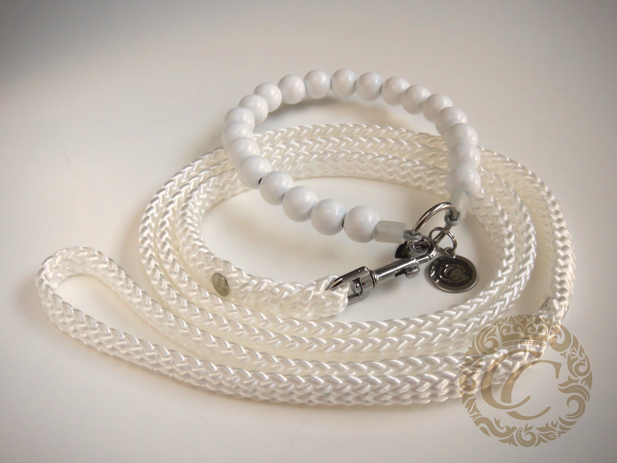 Dog collar Snow White Mini | handmade dog collars |  collarcrafts | halsbanden | dogcollar | collar | honden halsband | bead dog collars | white beads collar | luxury dog collar | beaded dog collars | wooden bead dog collars | alu max com dog collars | beaded collars for dogs | white dog collars
