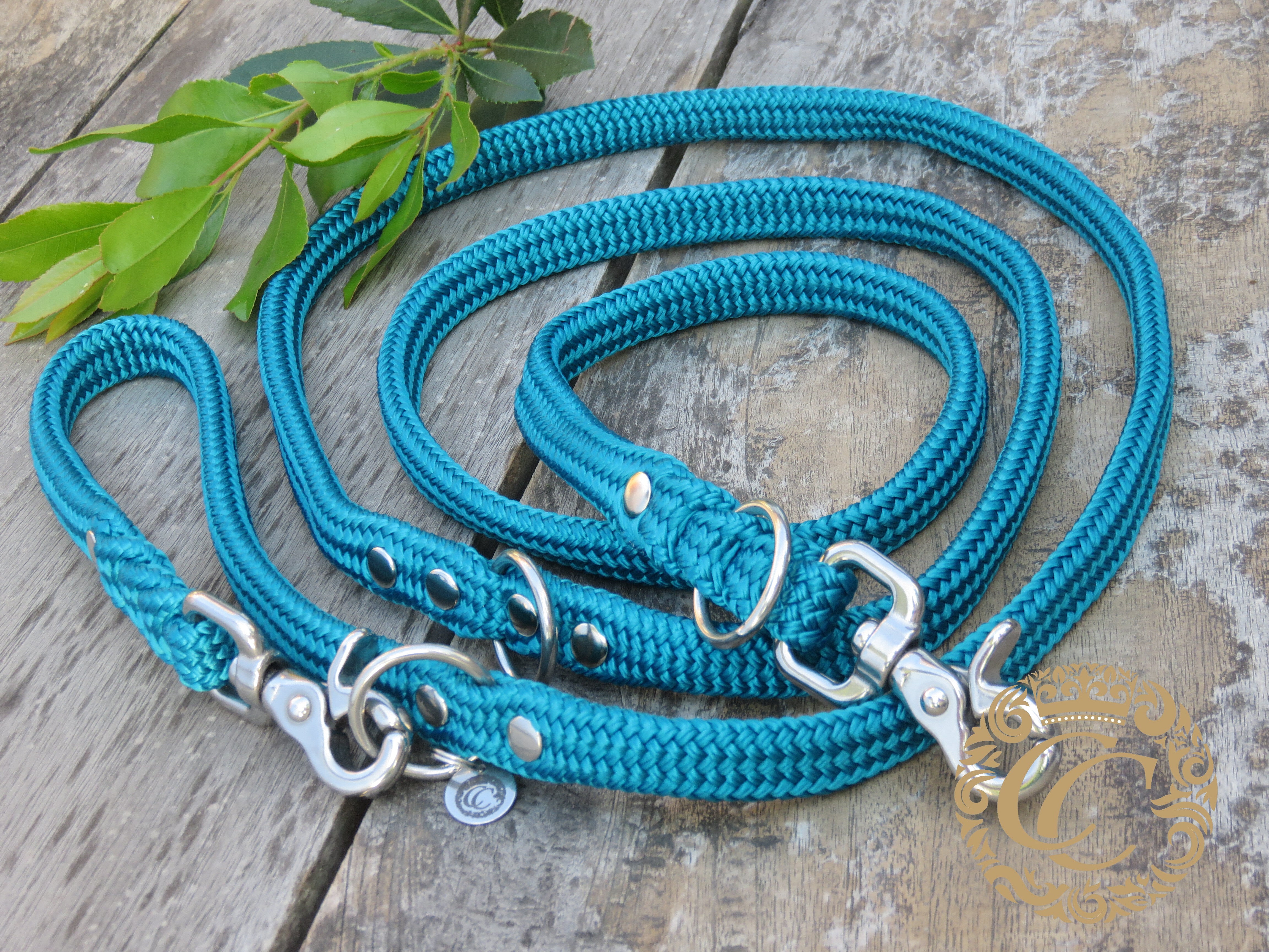 Dog leash adjustable custom made | Available in many colors Dog Leash | CollarCrafts | dog leash custom made | leash | dogleash | hands free dog leash | paracord dog leash | dog collar leash set optional | Handsfree leash | adjustable leash for dogs | Honden leibanden | collarcrafts