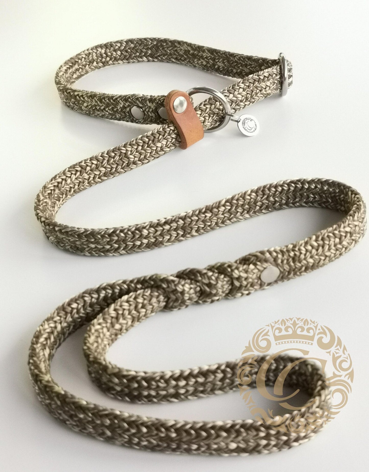 Dog slip leash CollarCrafts | leiband | leash | hondenhalsband | honden leiband | custom leashes | durable dog leash | dog leads | parcord dog leashes | retriever leash | slipleash | alu max com dog collars | leashes and collars for dogs | paracord slip leash | handmade dog leads | collarcrafts